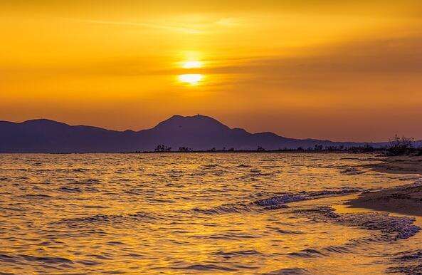 描写夕阳西下的唯美句子(描写夕阳西下的优美句子精选80句)